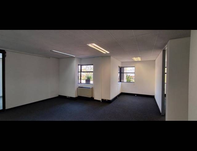 BUSINESS PROPERTY TO RENT IN BRYANSTON
